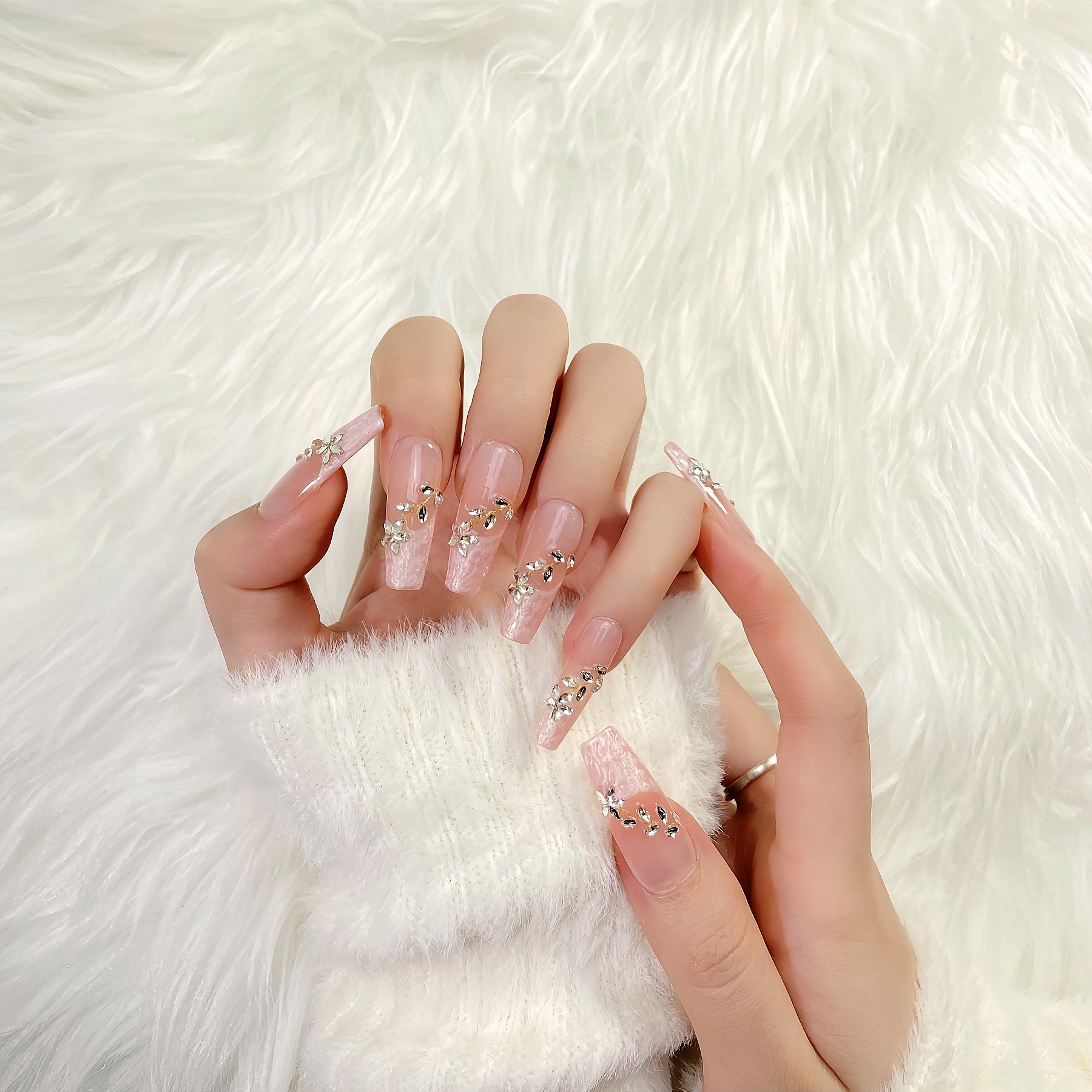 

Exquisite Nude Pink Fairy Long Ladder Manicure: Luxury Wearable Nail Tips for a Polished Look