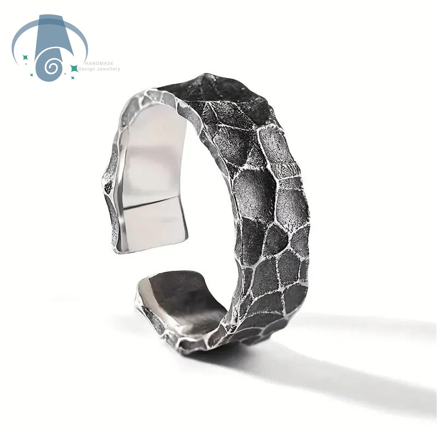 Herren Vintage Ring Mit Antik Rissiger Oberfläche Verstellbar Offener Band Hämmertextur Stil Minimalistisches Schmuckdesign Geschenk Für Ihn white