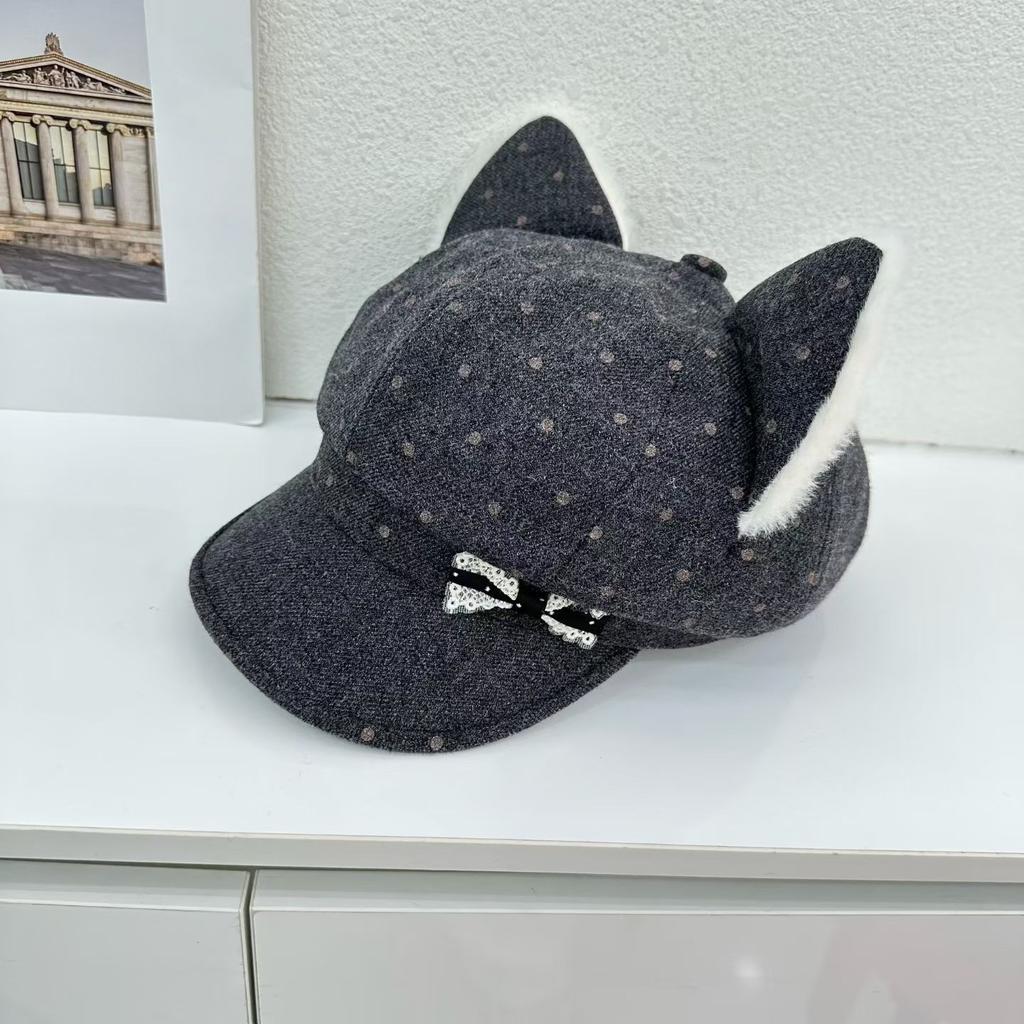 Polka dot plush ear guard beret for women, autumn and winter, warm, face-flattering, small big head circumference, versatile, niche, cute newsboy hat