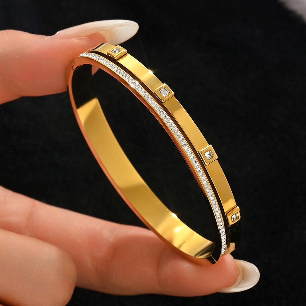 18K Stainless Steel Gold Bangles: Fashionable, Durable, and Fade-Resistant