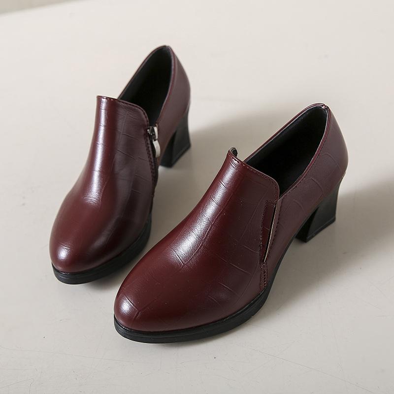 

Черные кожаные туфли удобны для работы, профессиональная рабочая обувь, летние туфли с мягкой подошвой и из мягкой кожи с глубоким вырезом, универсальны для通勤 42 бордовый