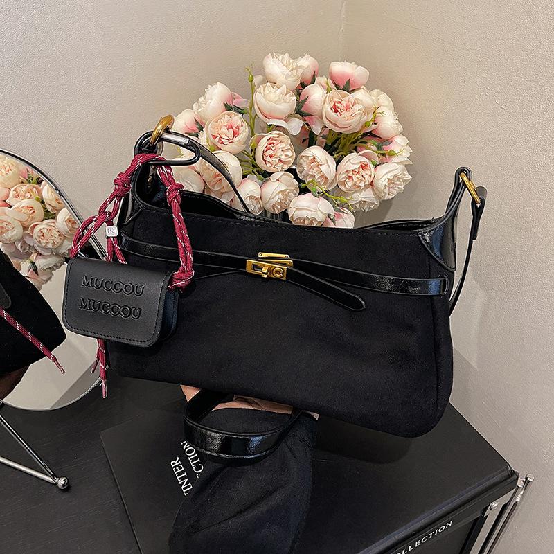 

Fashion bag 2024 new trend casual bag Korean version texture women s bag shoulder bag foreign style armpit bag чорний