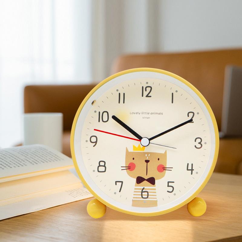 Round Cute Cartoon Animal Clock 4.5-inch Alarm Clock for Children and Students Bedside Silent Sweep Second Night Light