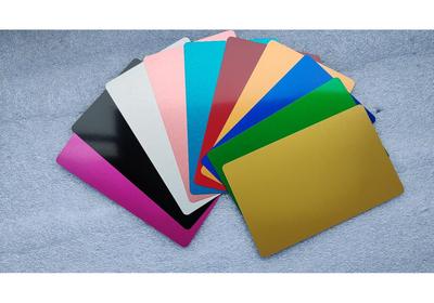 Cartões de Visita Metálicos Coloridos, Gravados a Laser, Liga de Alumínio-Magnésio, 0,45mm de Espessura