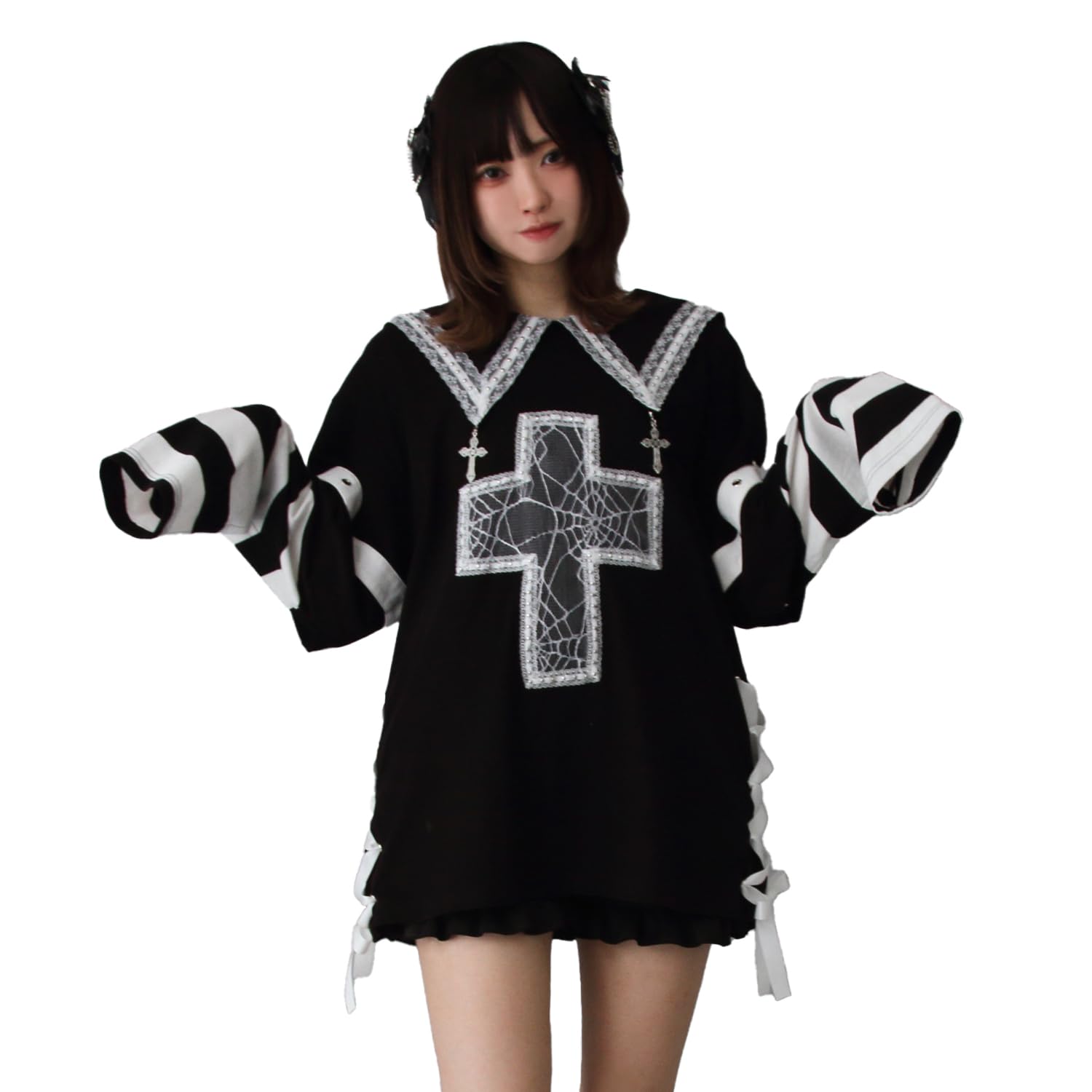 

Yume Tembo Women s Cross Stripe Dress, 535453, Black and White