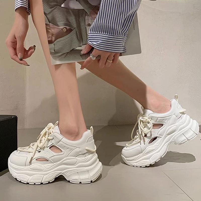 Showing feet, small thick soles, super fire dad shoes for women 2025 new spring small breathable mesh fried street casual shoes for women