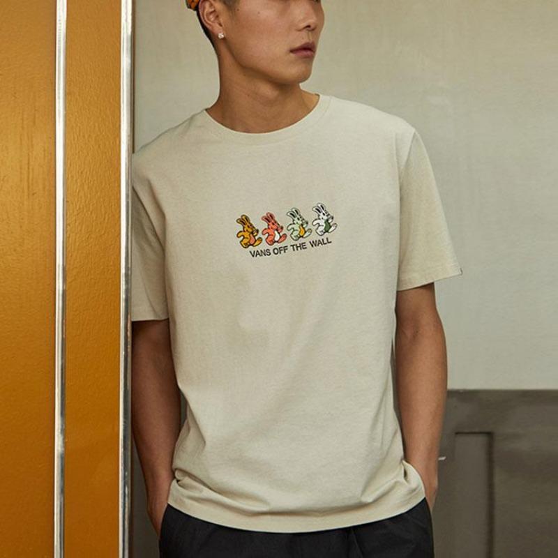 Vans Buntes Kaninchen-Print American Vintage Rundhals Kurzarm T-Shirt SS22 Unisex T-Shirt Haferflocken VN0A7PYP2N1