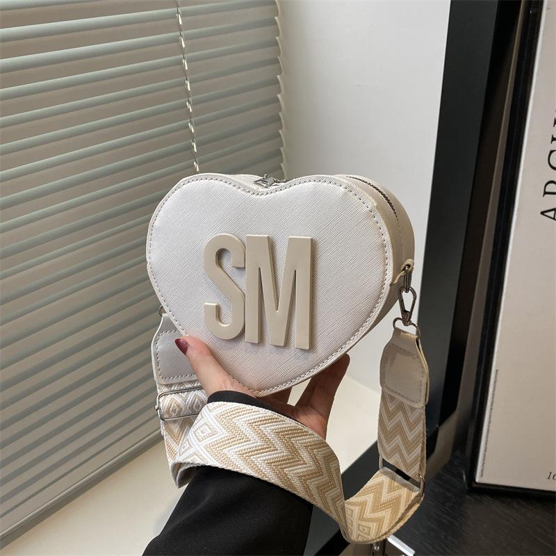 

Весенне-летняя новая простая и модная сумка через плечо, модная женская сумка в форме сердца, повседневная сумка-мессенджер с персонализированной надписью белый