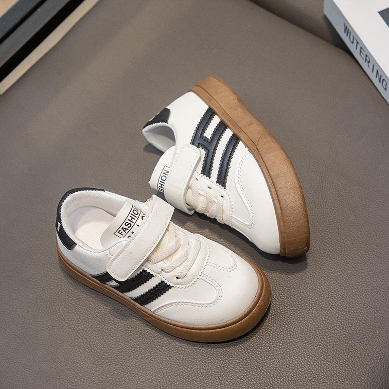 Classmates Girls Spring and Autumn 2025 New Leather Children's Board Shoes Sports Little White Shoes Middle and Older Boys' Virtue Training Shoes
