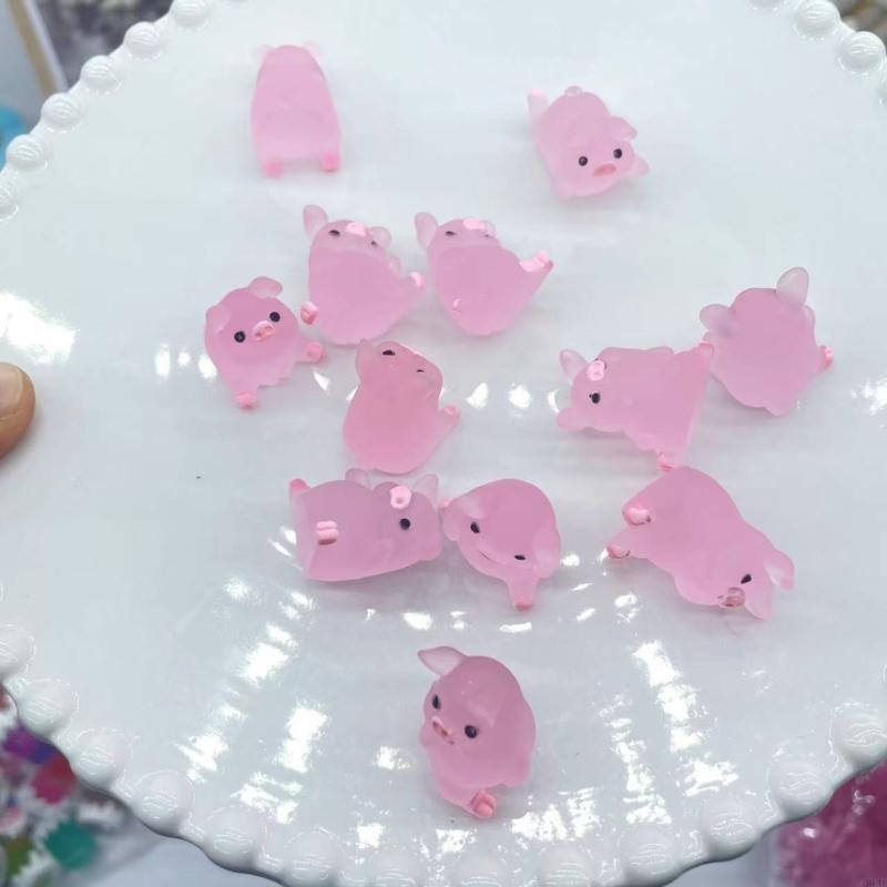 62KD 6Pcs Luminous Pig Ornaments Car Mini Resin Piggy Figures Miniatures Garden Pigs