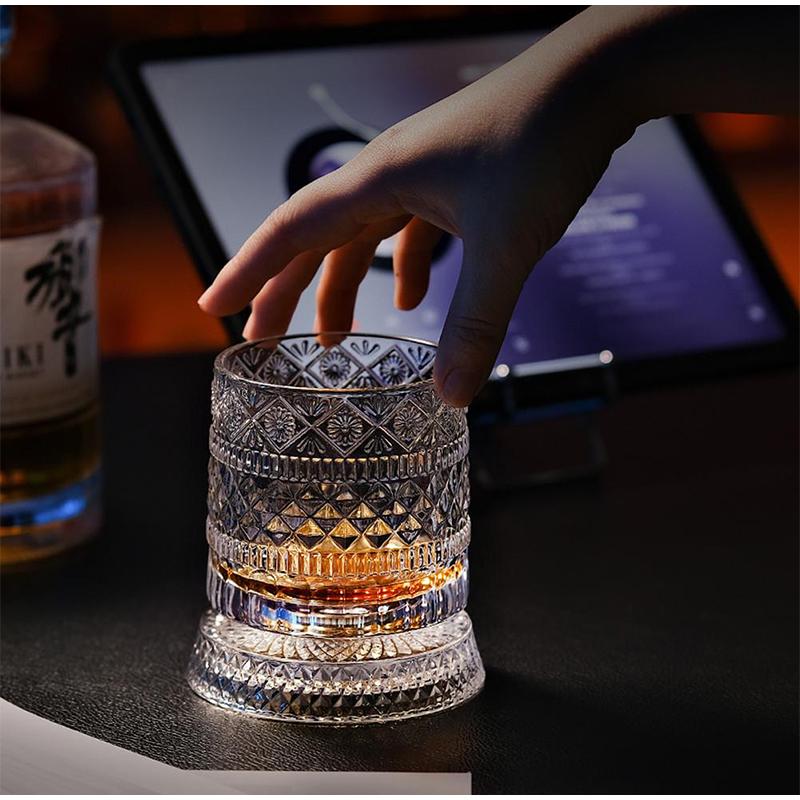 Rotating Whiskey Glass Crystal Spinning Liquor Cup with Base Creative Stress Relief Beer Mug for Desk Decoration Party Gift