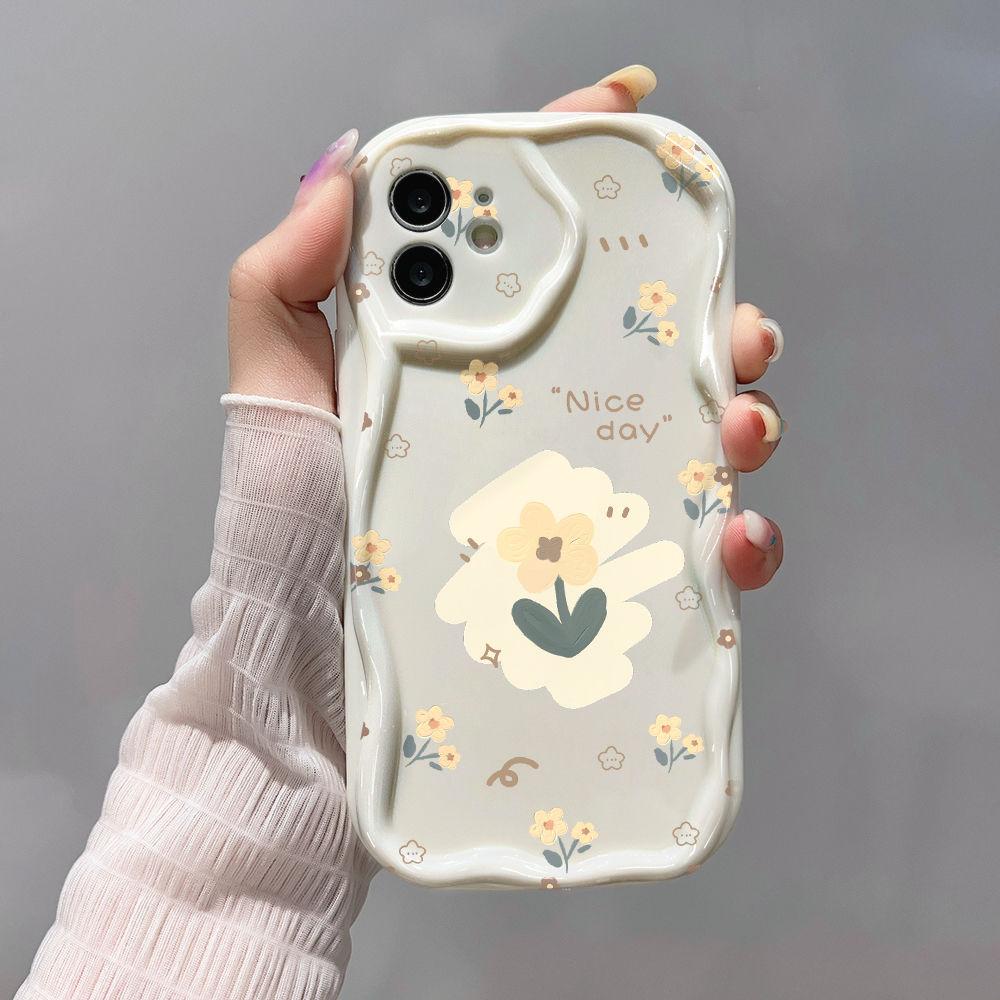 Yellow flower applies to iPhone15promax mobile phone case Apple 14 cream wave 12/13 soft case 11