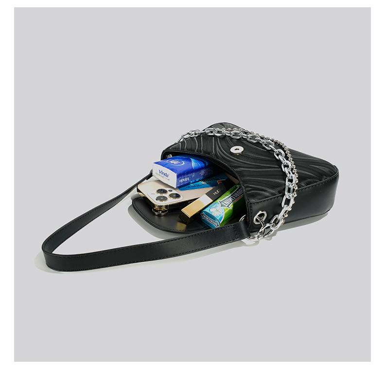 Trendy 2025 Women's Baguette Underarm Bag with High-End Texture and Niche Design