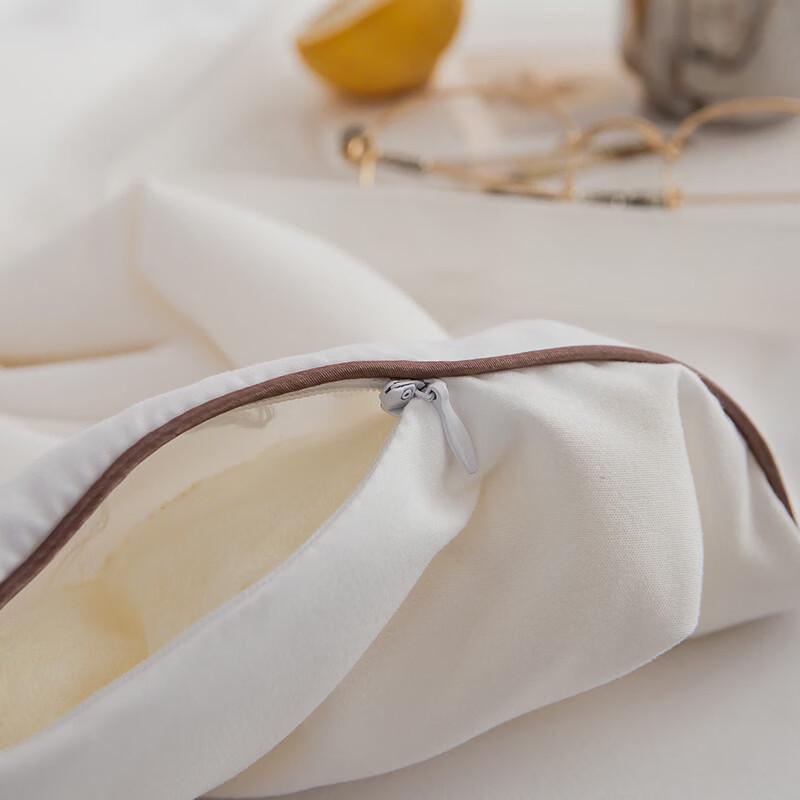YIYIAI All-Season Soybean Fiber Antibacterial Quilt