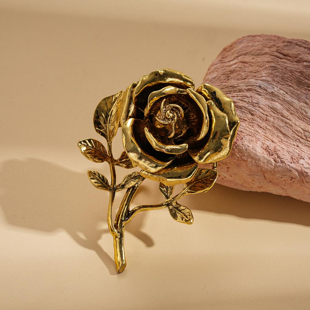 European and American Exaggerated Rose Flower Pleated Double Finger Ring Retro Old Personality Environmental Protection Niche Jewelry 