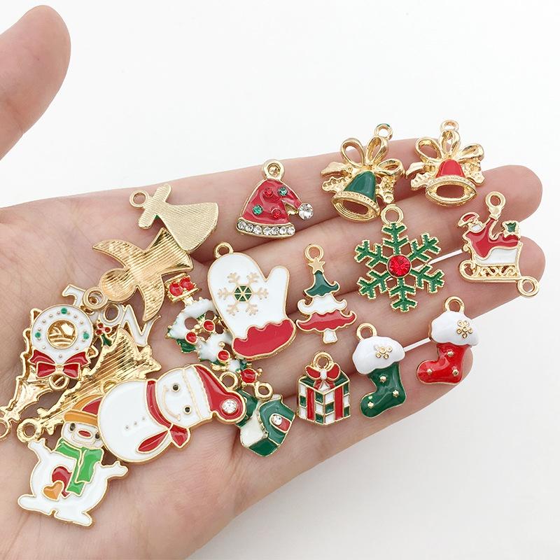 Random 20Pcs/Lot or 50Pcs/Lot Mix Size 96 Style Alloy Metal Christmas Drop Oil Charms Gold Pendant For DIY Bracelet Necklace Jewelry Making