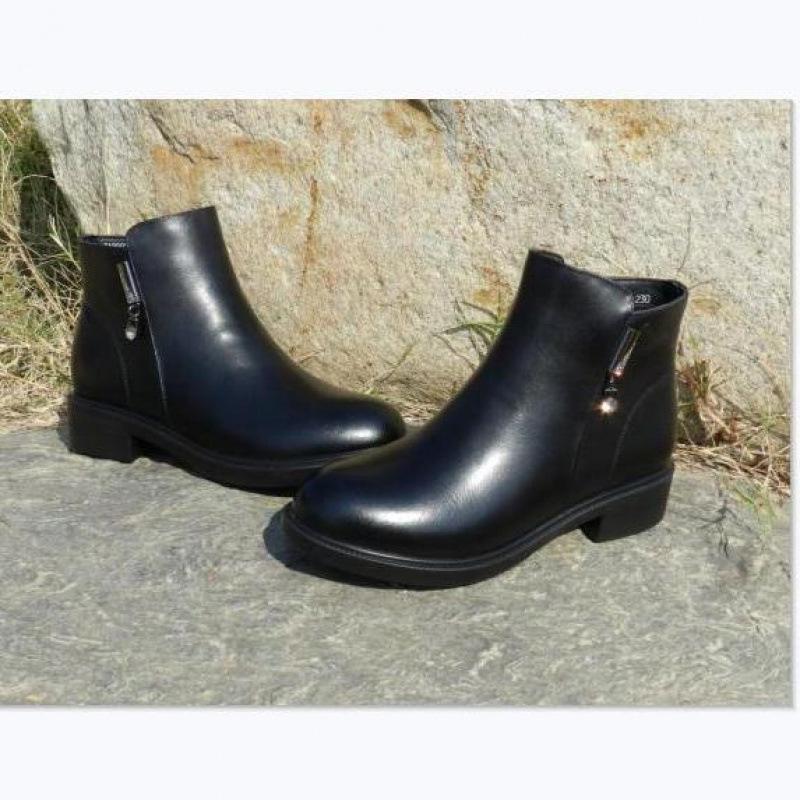 Women's shoes winter velvet women's boots new leather warm short boots women's middle heel fashion cotton shoes