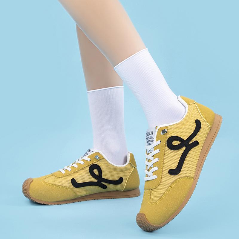 Summer Mesh Breathable Women's New Women's Shoes Versatile Flat-bottomed Retro Casual Sports Shoes