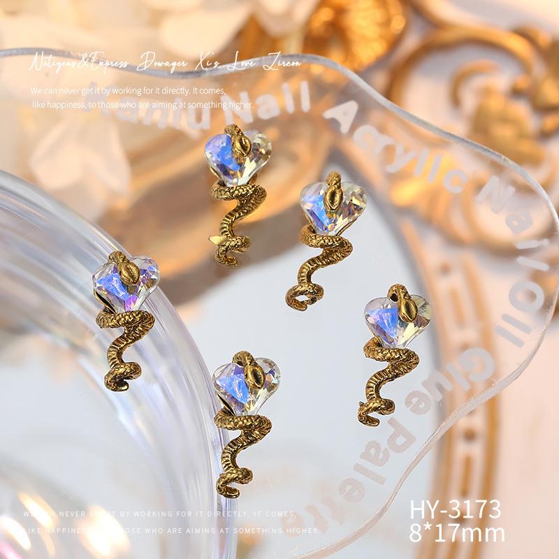 Unghia Serpente Tenuta Diamante Tenuta Diamante Piccolo Serpente Unghia Finta Finitura Gioielli per Unghie Serpente Piccolo Tridimensionale Cuore Curvo Rotondo Gioielli con Diamanti