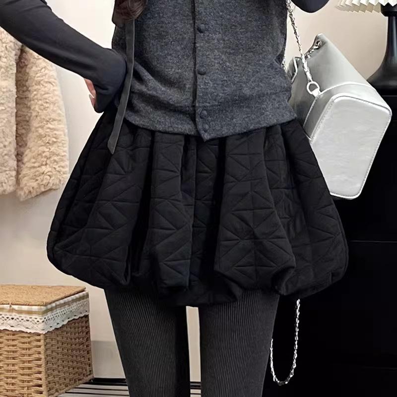 

Gray High-Waist Quilted Bootcut Shorts for Women - Petite, Autumn/Winter Medium чорний