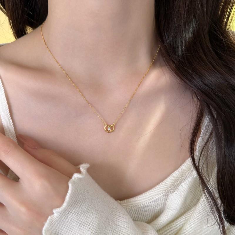 18K Gold Plated Pretzel Bread Necklace Dainty Collarbone Chain Women