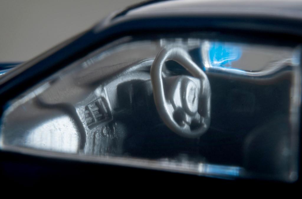 TOMYTEC Tomica Limited Vintage Neo Scale Nissan Skyline LM Limited Champion Blue 1996 Model 335986 1/64 LV-N308e GT-R V-spec (Finished Product)