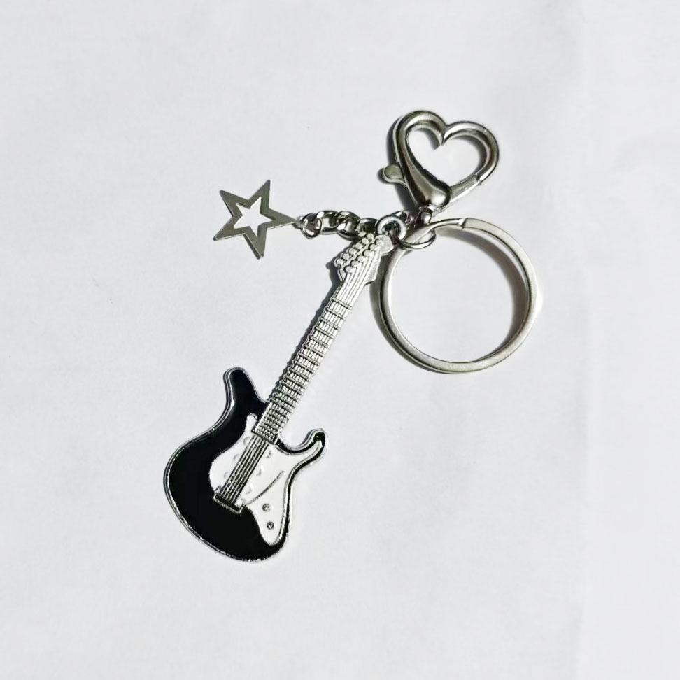 Y2K Hot Girl Electric Guitar & Star Pendant Keychain - Retro Sweet & Cool Millennial Style Ornament