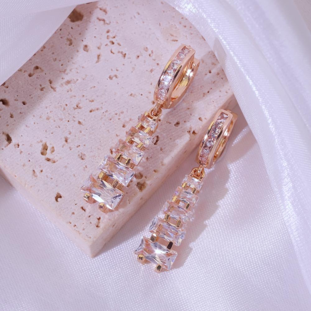 1 Pair Fashion Geometric Trapezoid Zirconia Dangle Earrings for Women Golden Earring Jewelry Party Accessories