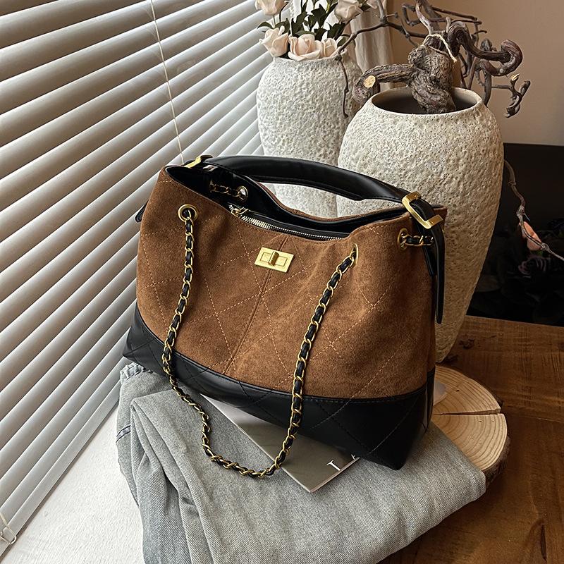 Popular Bucket Bag Women's Autumn and Winter 2025 New High-end Diamond Chain Bag Fashionable Versatile Shoulder Messenger Bag