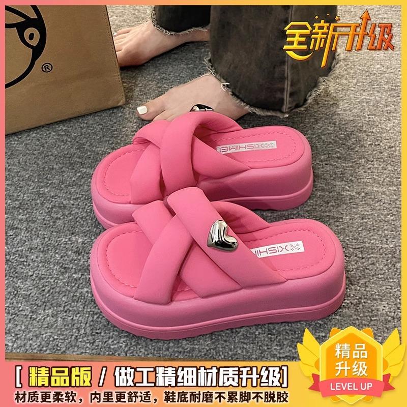 Muffin Thick-soled Cool Slippers Women's Summer Wear Fashion and High Sense Internet Celebrity One-word Drag 2025 New Super Fire Beach Shoes