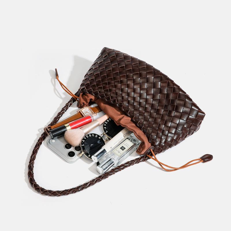 Handmade Woven Crossbody Bag for Summer Fashion - Large Capacity Beach Bag Casually