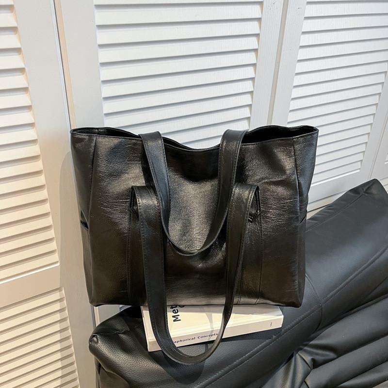 Womens Large Tote Bag With Pu Material For Daily Use And Urban Style