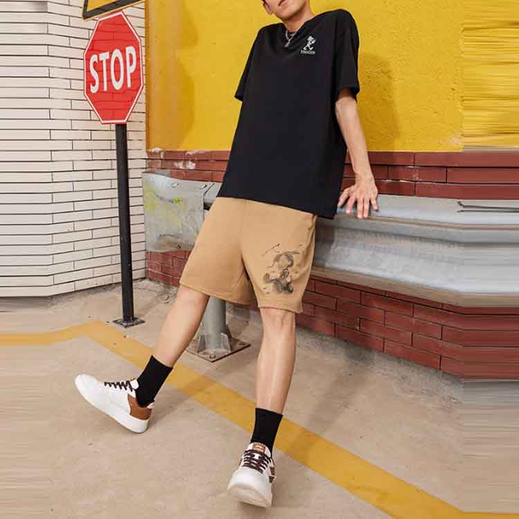 Li-Ning Disney Pinocchio Series Hand-Painted Cartoon Print Casual Loose T-Shirt Men Tops Black AHSS451-5