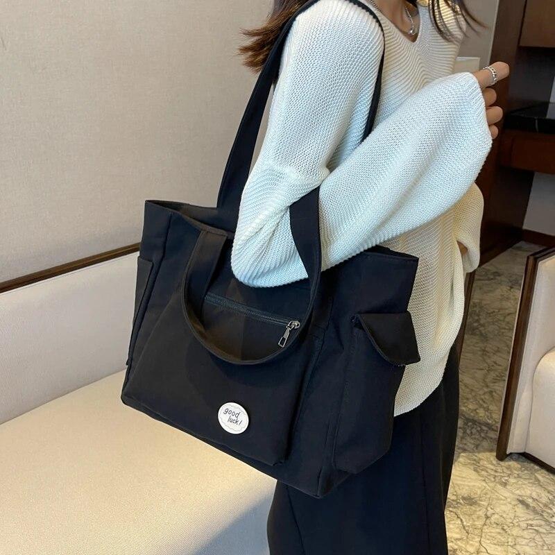 Geanta de dama Geanta de umar de mare capacitate pentru cumparaturi. Buzunar exterior multiplu