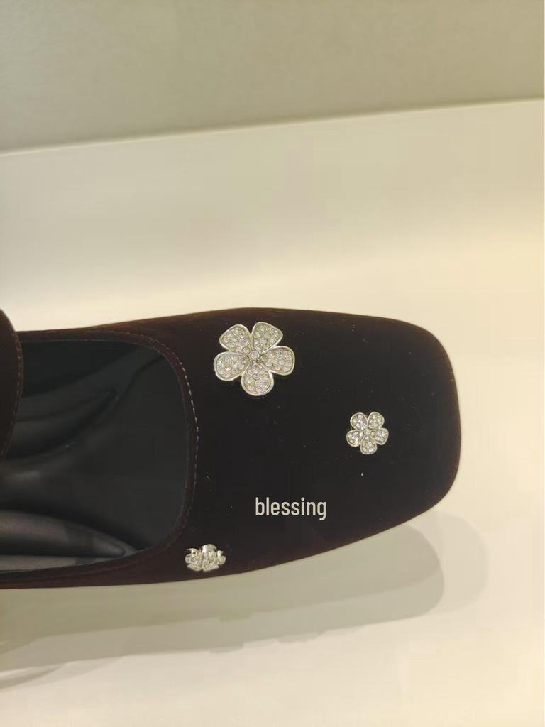 Dámské francouzské lodičky Mary Jane - Podzim/Zima 2025: Květinové robustní boty s jedním páskem s kamínky