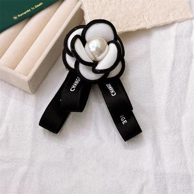 Broche Camélia Perle Broche Universelle Toutes Saisons Corsage de Deuil Épingle Haut de Gamme Rétro Française Élégant Accessoire Broche pour Sac Tissu Écharpe