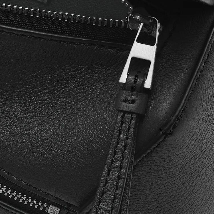 Loewe Puzzle 24 Adjustable Shoulder Strap Zipper Closure Leather Waist Bag Mini Men Waist Bag Black B510EB1X03-1100