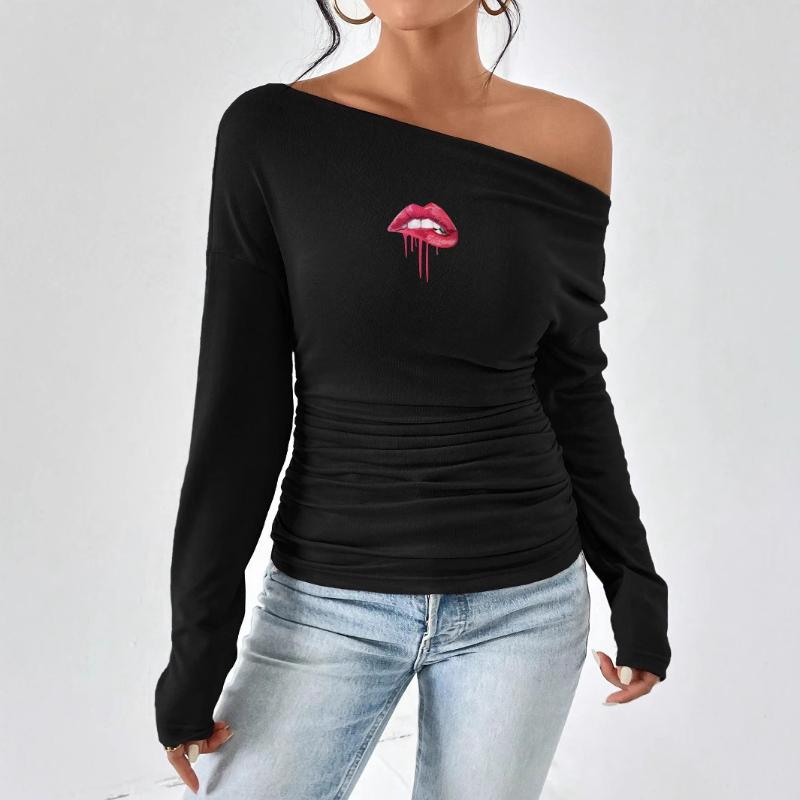 Damtopp med bar axel och asymmetrisk halsringning