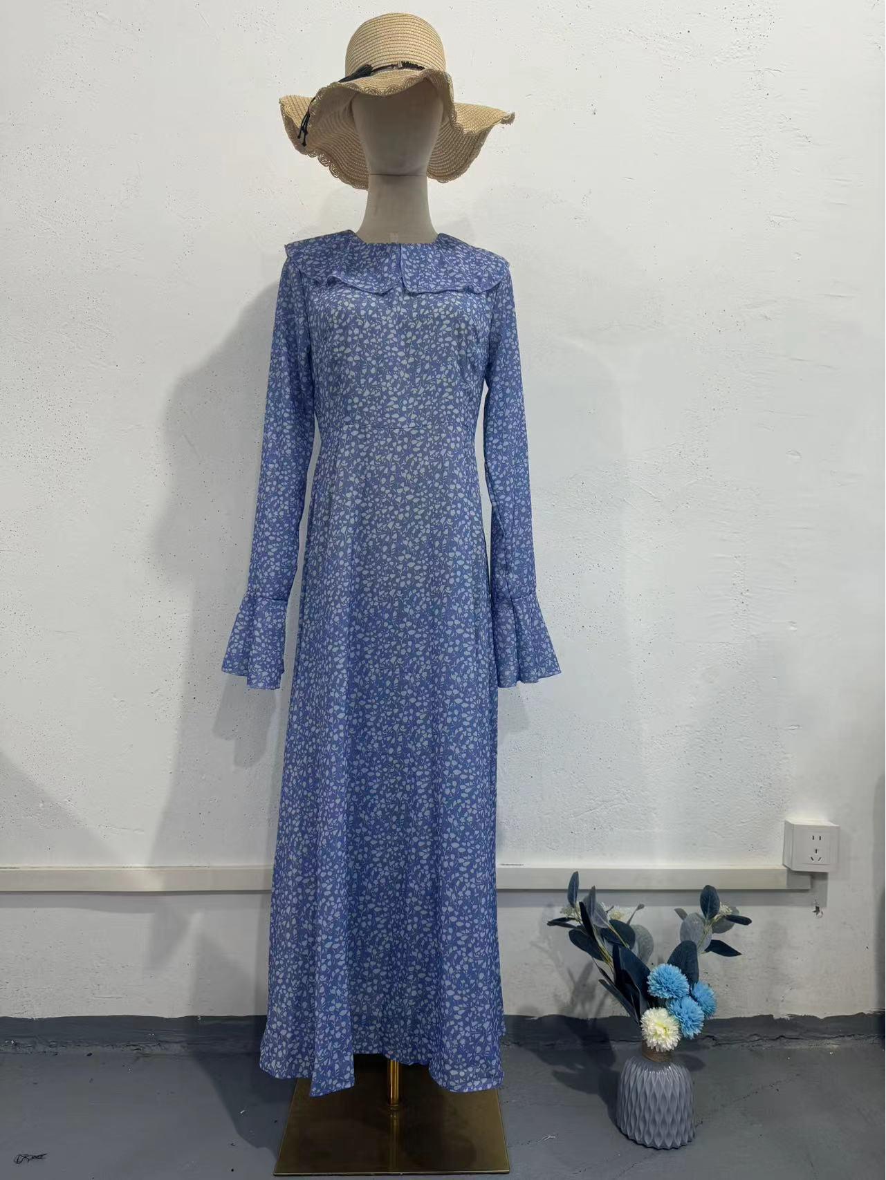 

2024 Белое платье в горошек с рукавами-рюшами для миниатюрных фигур и воротником Питера Пэна Small светло-синий