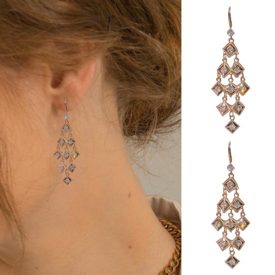 

Потрясающие висячие серьги, хорошее качество изготовления, долговечность, изысканность.