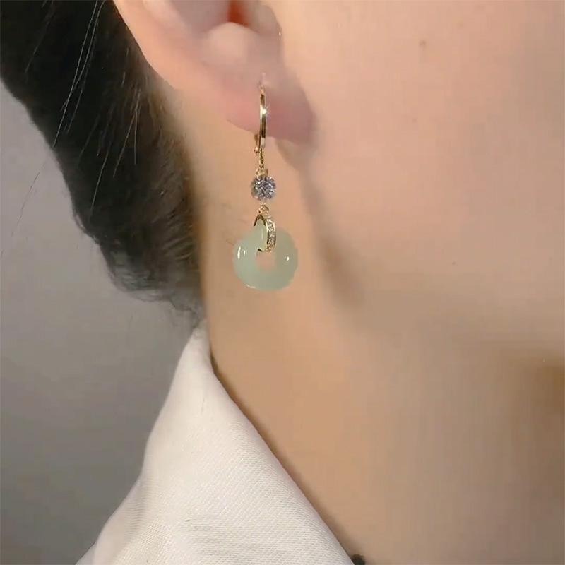 Women New Retro Chinese Style Buckle Fashion Earrings Temperament Long Palace Style Earrings Gift Jewelry