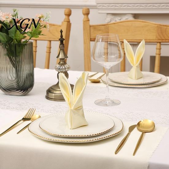 Wrinkle Resistant Napkins Scalloped Satin Napkin, Solid Color Glossy Cloth 17x17 Inch Silk Texture Reusable Silky Dinner Napkin for Weddings