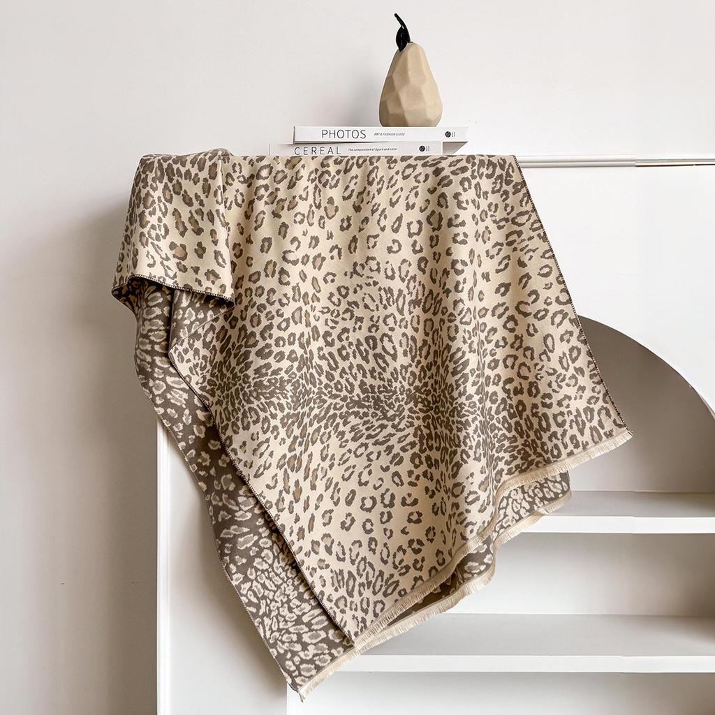 Leopard Print Jacquard Imitation Cashmere Scarf Women'S Short Fringed High-End Shawl