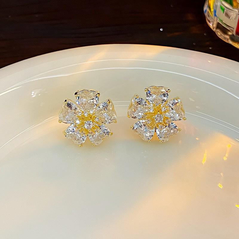 Pearl White Flower Stud Earrings: Elegant Beach Wedding Jewelry