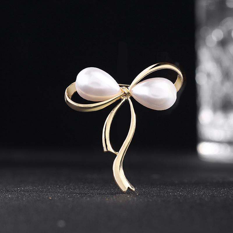 

Elegant Women s Summer Corsage Bow Brooch Pin 2025 - High-End, Exquisite, Simple, Anti-Exposure Buckle золотий