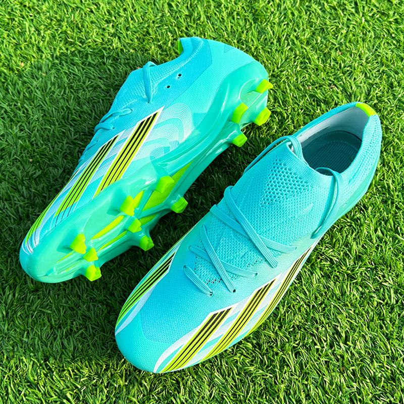

Seamless low-top adult football shoes, men s and women s spikes, students, youth grass training sneakers, a pair of hair 34