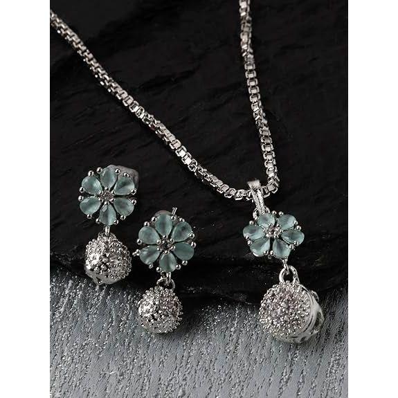 Rhodiovaný stříbrný tónovaný zelený kubický zirkonie posetý květinovým tvarem roztomilý přívěsek s náušnicemi Sada šperků pro dívky a ženy (Zelená)
