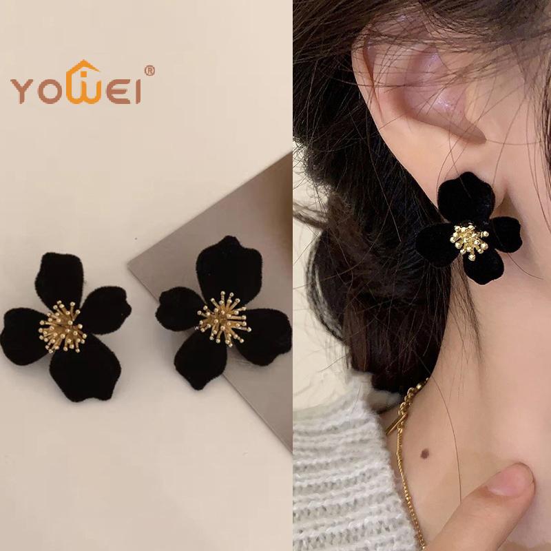 Luxury Atmosphere Black Velvet Flower Earrings For Women