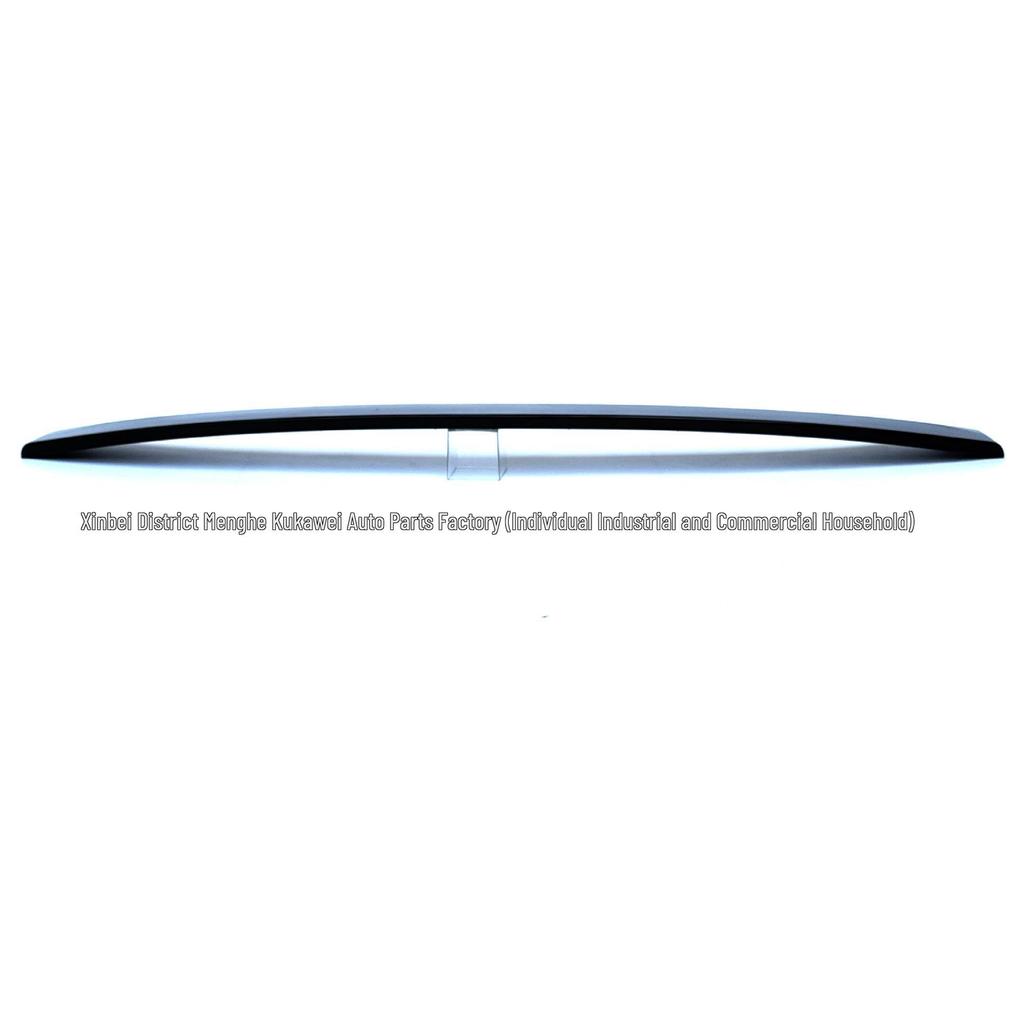 Nicht-invasive Montage eines Dachspoilers für die Mercedes-Benz C-Klasse Limousine W204 (2007-2013)