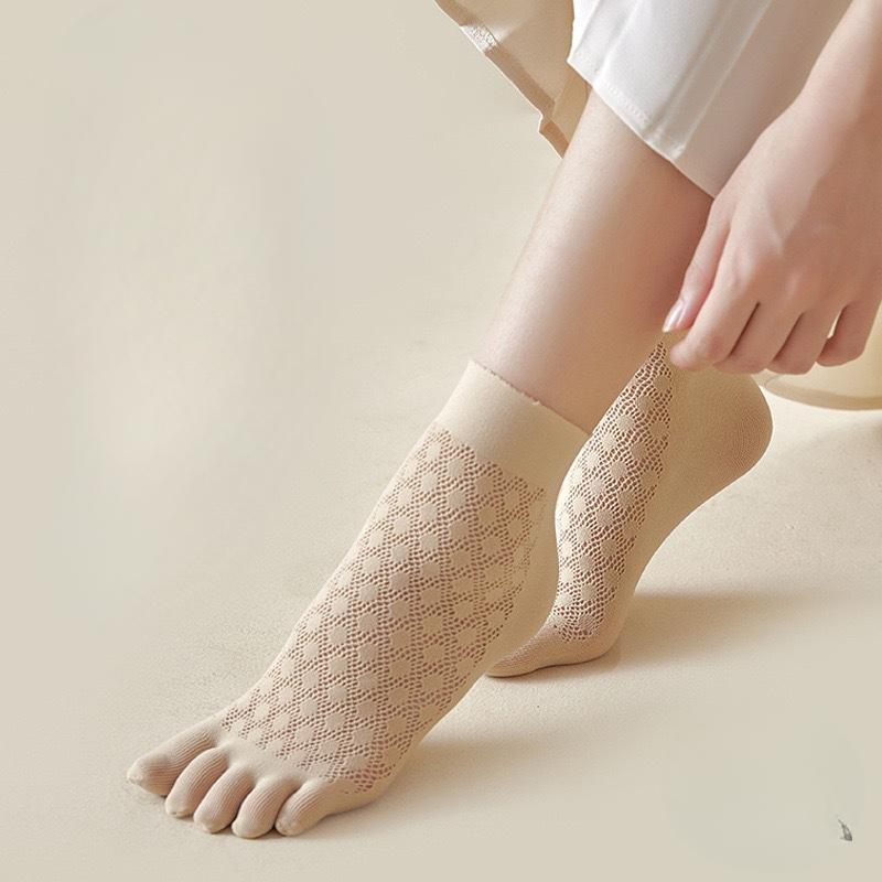 Spring and Summer Women's Thin Five-finger Socks, Velvet Ice Silk Mesh Sweat-absorbing and Breathable Socks